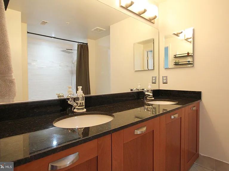 2451 Midtown Ave #305 — Photo 12