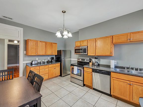 3rd image of 2109 Russell Blvd #2W