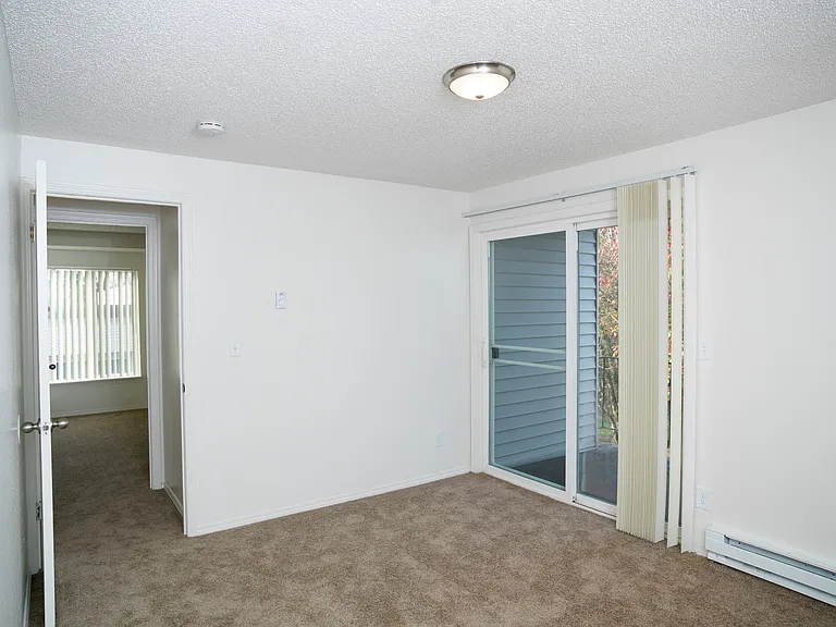 Meadow Ridge Apartments — Photo 16