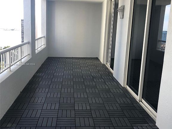 5th image of 170 SE 14th St APT 1704