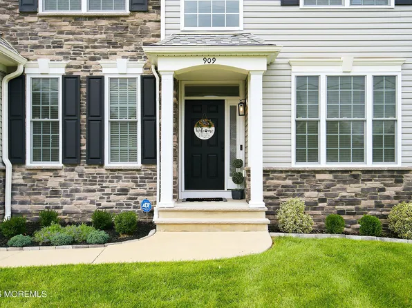 909 Englemere Boulevard, Toms River, NJ 08757