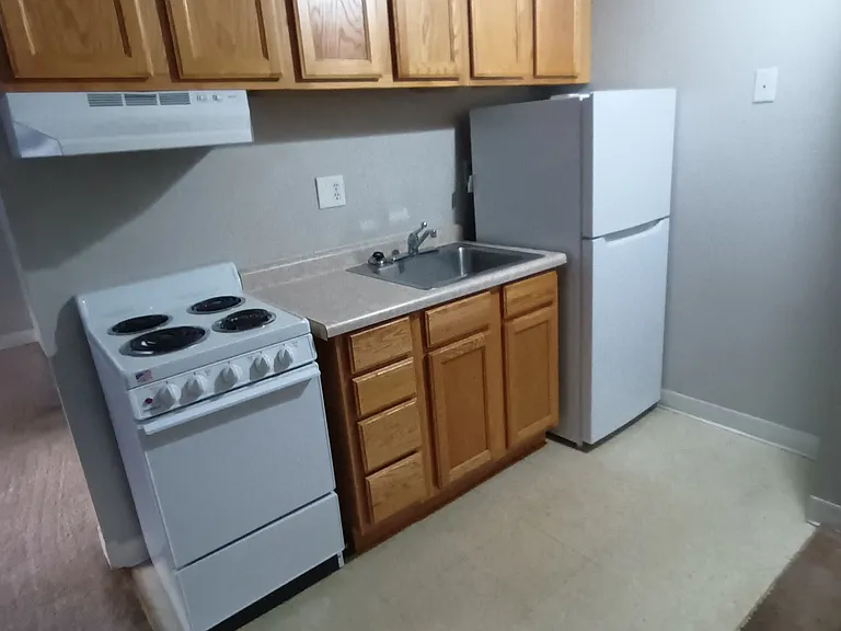 7th Place Apartments — Photo 33