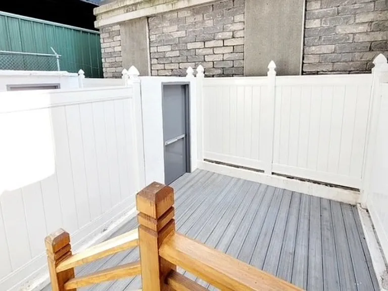 505 W 22nd St #1E — Photo 10
