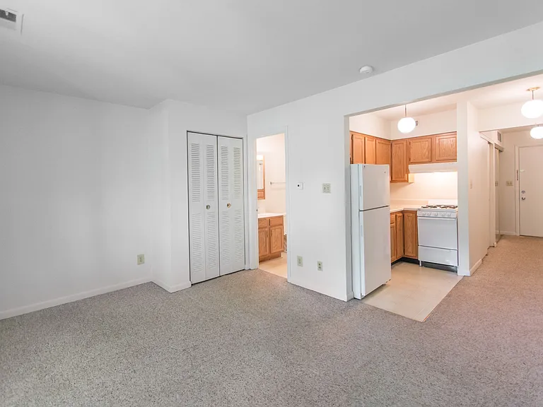 The Grove Apartments — Photo 15