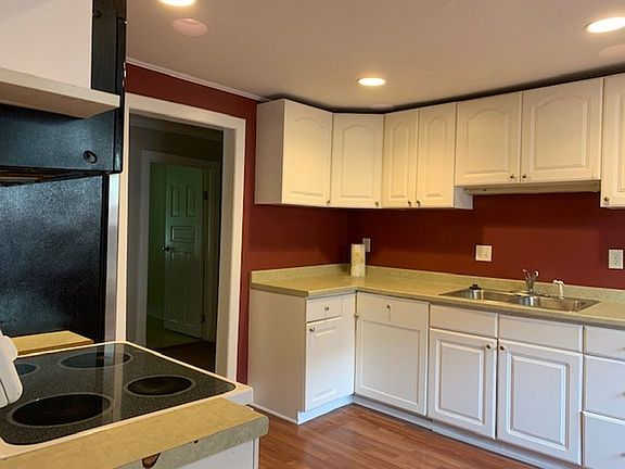 4th image of 303 E 14th St