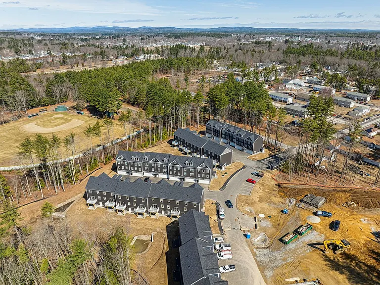 Bayberry Commons- 3 Bedroom 2.5 Bath Townhomes with 2 Car Garage — Photo 93