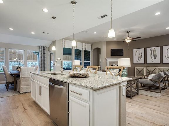 5th image of 2315 Ray Hubbard Way