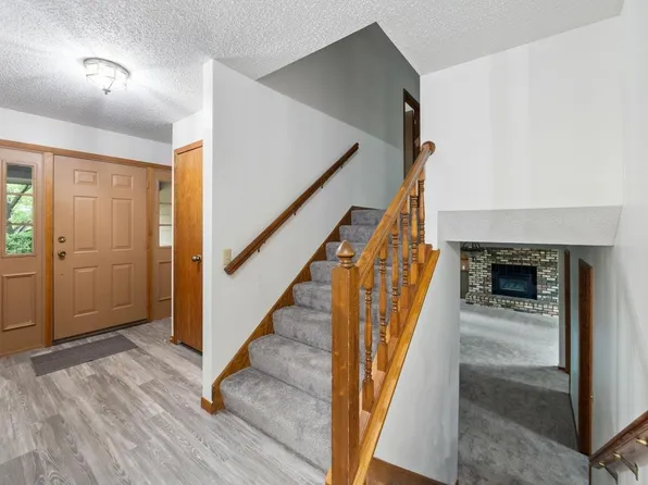 1264 Vildmark Dr, Eagan, MN 55123
