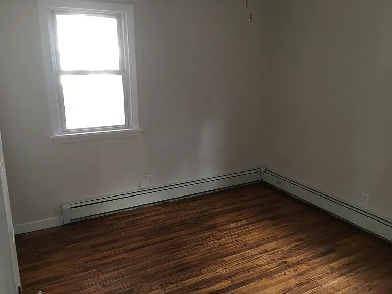 200 Bonesteel St — Photo 6