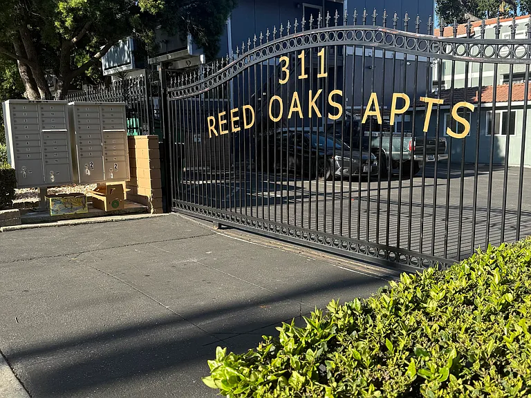 Reed Oaks Apartments — Photo 9