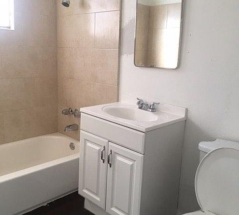 4th image of 221 W New York Ave APT 8