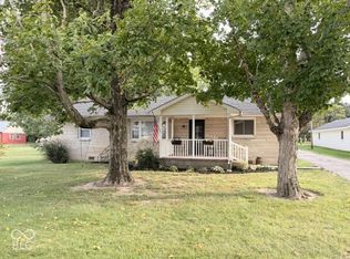 315 E Willard Ave, Rushville, IN 46173