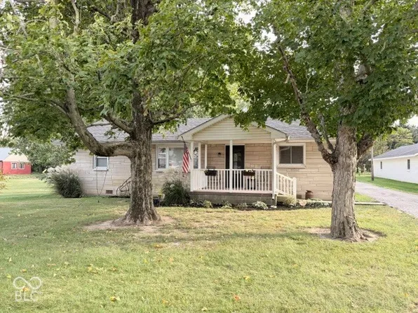 315 E Willard Ave, Rushville, IN 46173