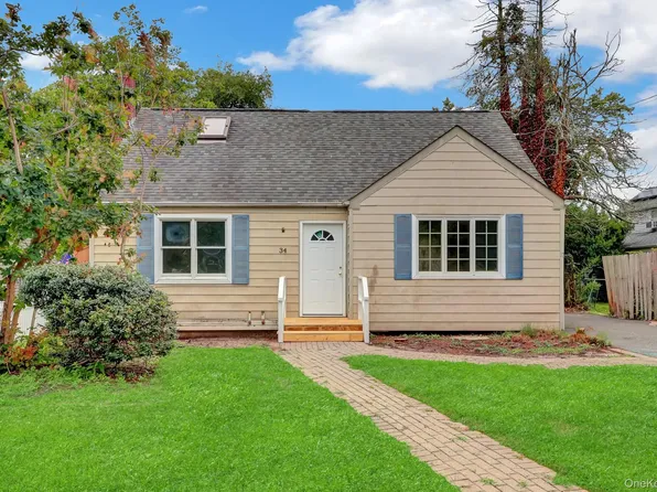 34 Thorburn Avenue, Patchogue, NY 11772