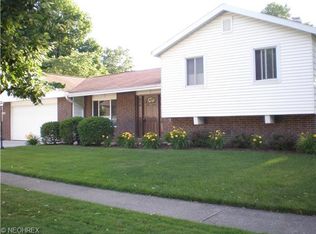 9130 Fernwood Dr, Olmsted Falls, OH 44138