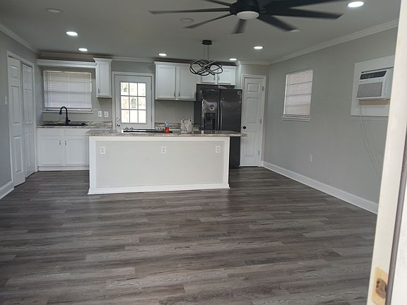 2nd image of 217 Oakshire Dr