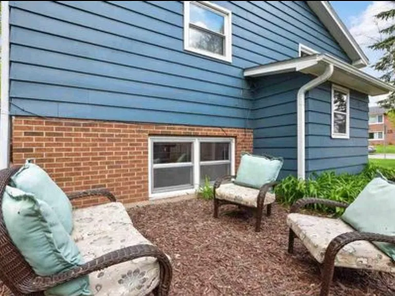5105 Wallace Ave #B — Photo 8