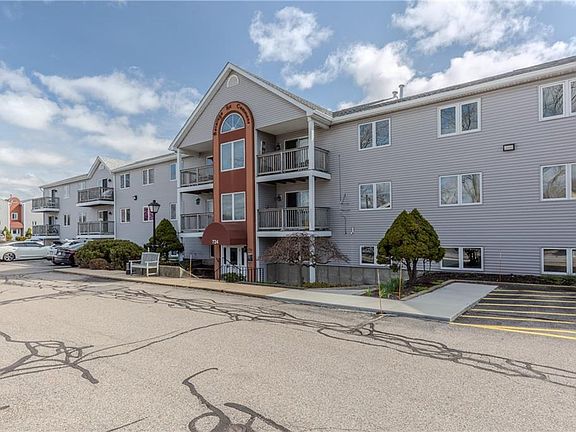 2nd image of 724 Beverage Hill Ave #310