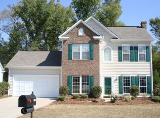 11828 Long Forest Dr, Charlotte, NC 28269