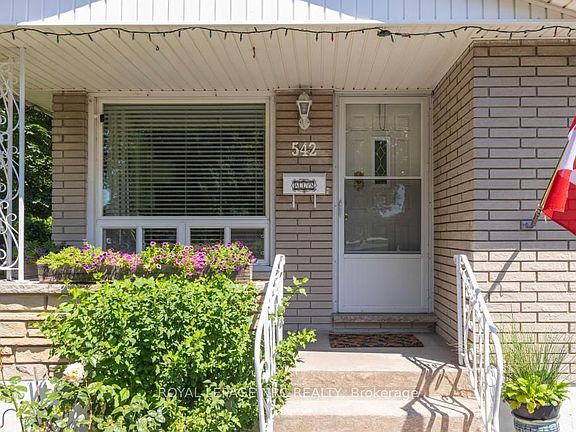 4th image of 542 Lake St
