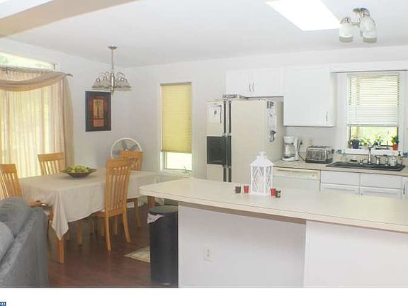 4th image of 115 Sunshine Dr