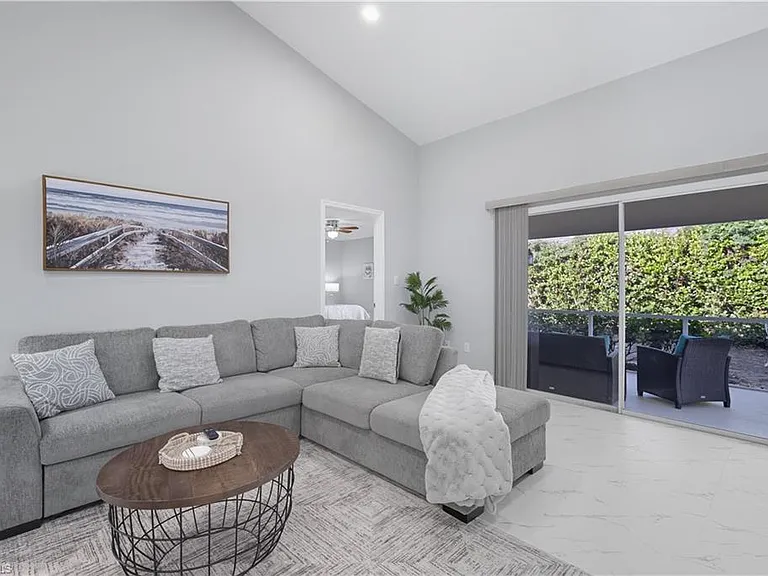 3605 Corinthian Way — Photo 5