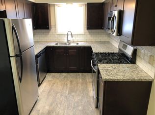 8333 Captons Ln APT 101, Darien, IL 60561