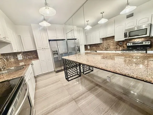 90 Edgewater Dr #515 — Photo 5