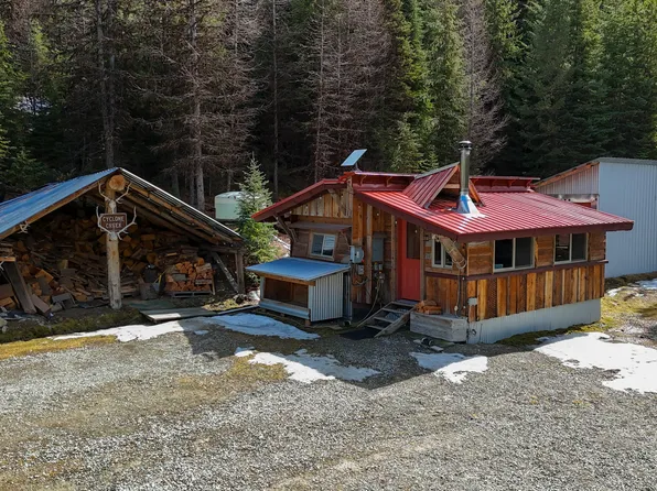 3630 Logan Creek Rd, Whitefish, MT 59937