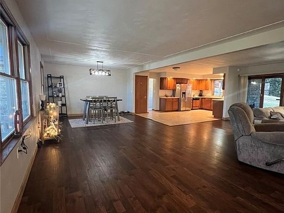 3rd image of 193 Lowes Dr