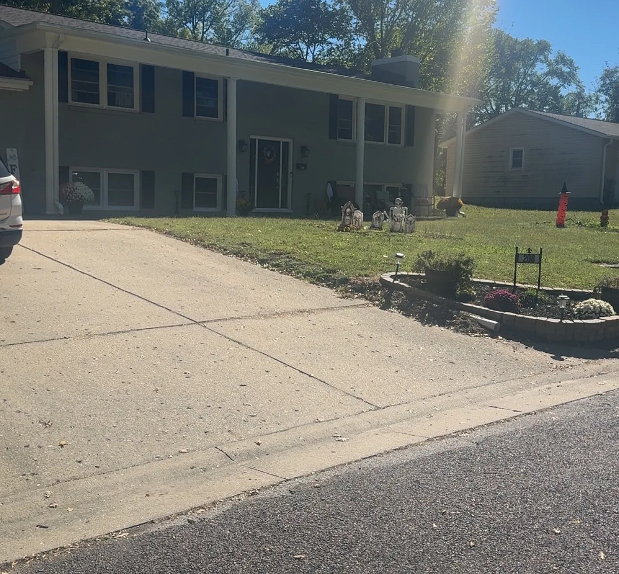 5 bed, 2313 sqft, $2,500 — Photo 3