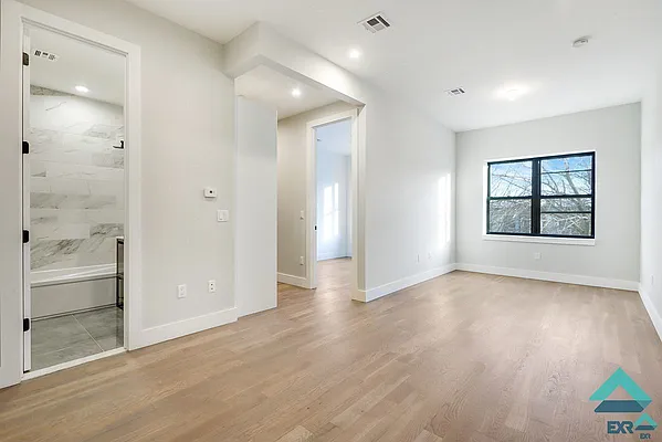 Rented by EXR | media 1