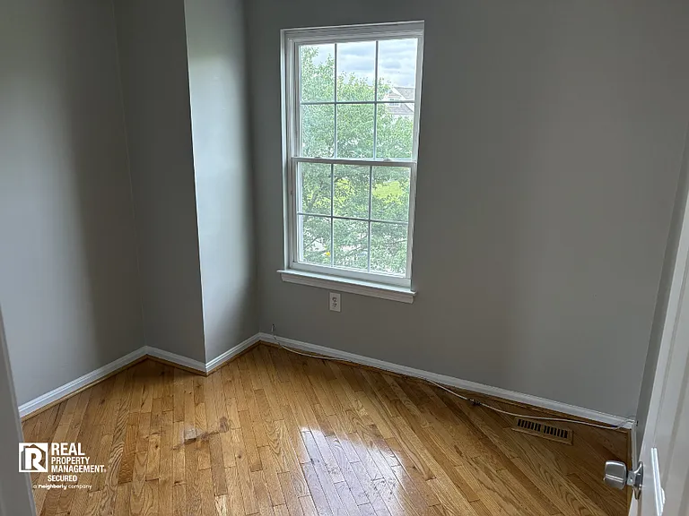1346 Riverwood Way — Photo 7