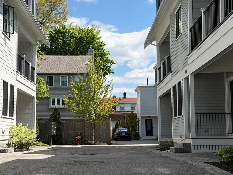 180 Adams St #5 — Photo 19