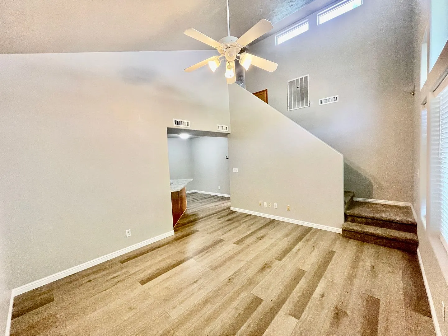 Pet-Friendly Three Bedroom Townhome in Hurricane — Photo 4