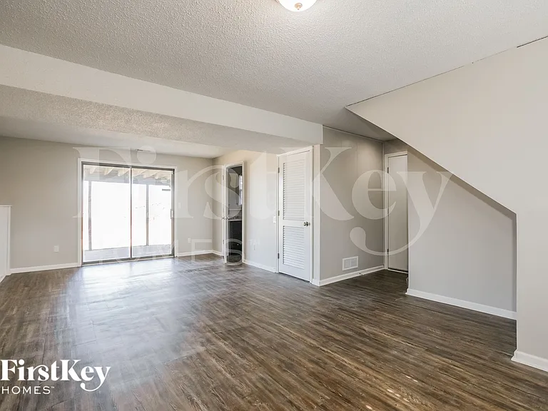 8418 NW 68th St — Photo 10