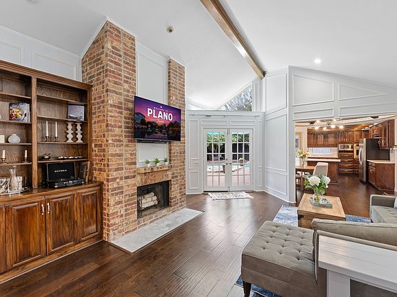 3rd image of 3716 Solarium Pl