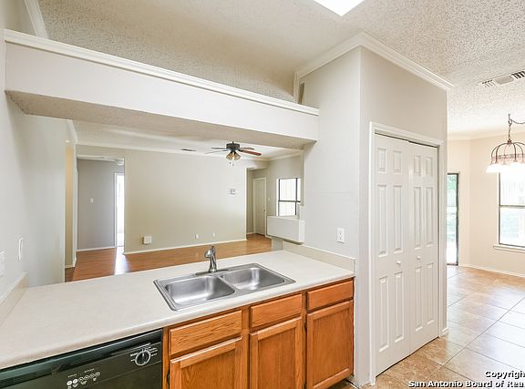 5th image of 5363 Chestnut View Dr