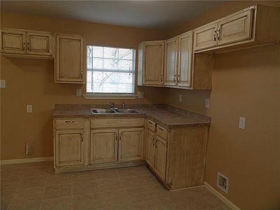 2nd image of 2321 Norwood Dr