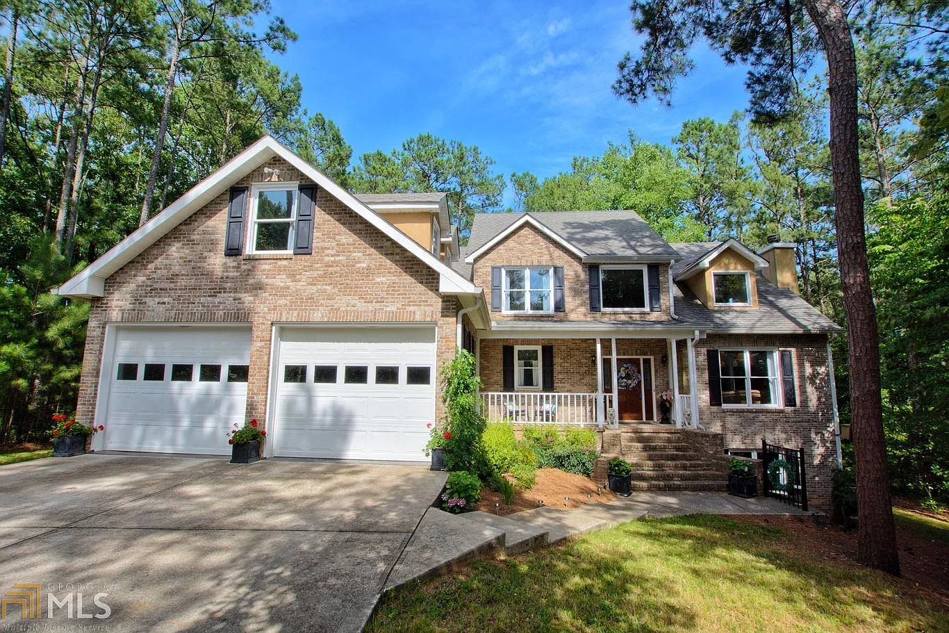 1304 Oak Pl photo 1