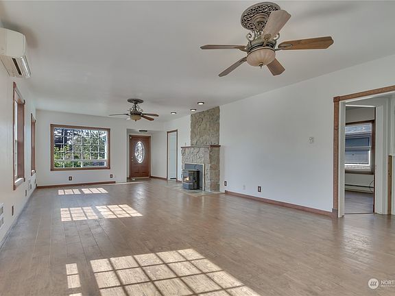 5th image of 339 Eklund Avenue