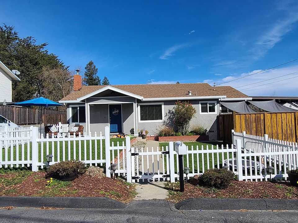 1st image of 218 Hacienda Dr