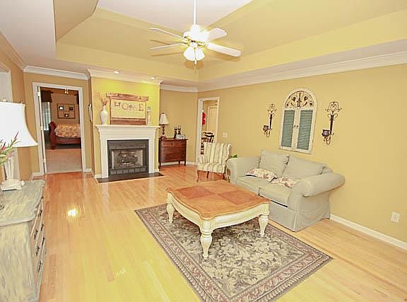 2nd image of 106 Clovercrest Dr