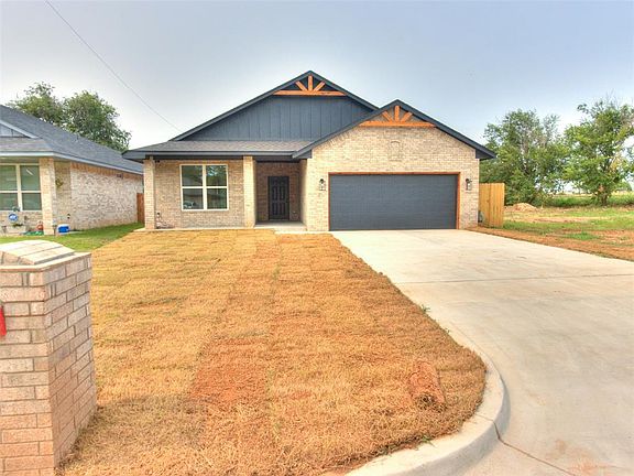 2nd image of 809 SE 49th St