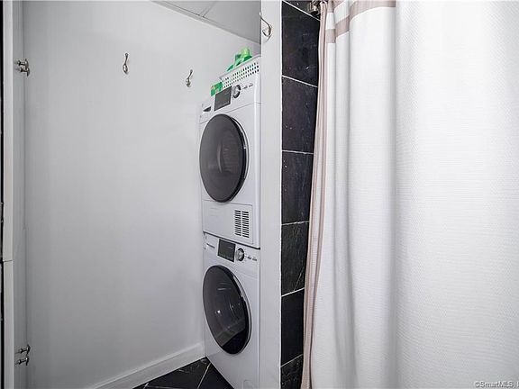 5th image of 881 Lafayette Blvd Unit 3G
