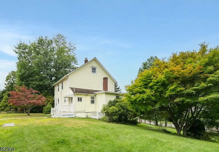 275 E Mount Pleasant Ave — Photo 44