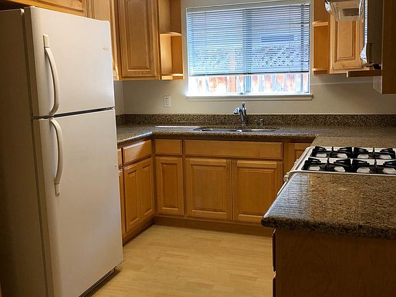 3rd image of 3220 Neal Ave