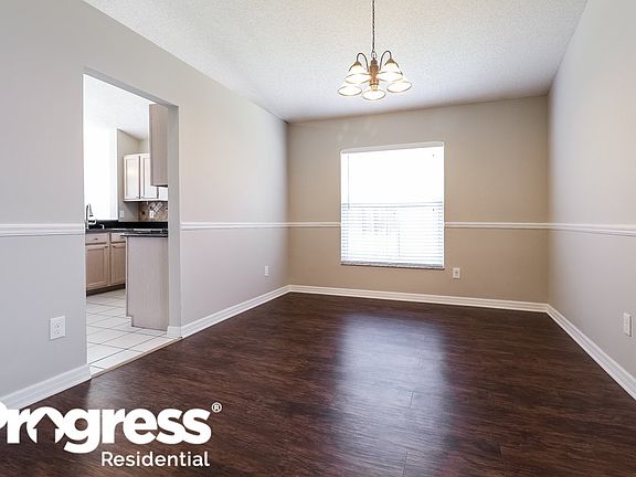 4th image of 124 Lakebreeze Cir