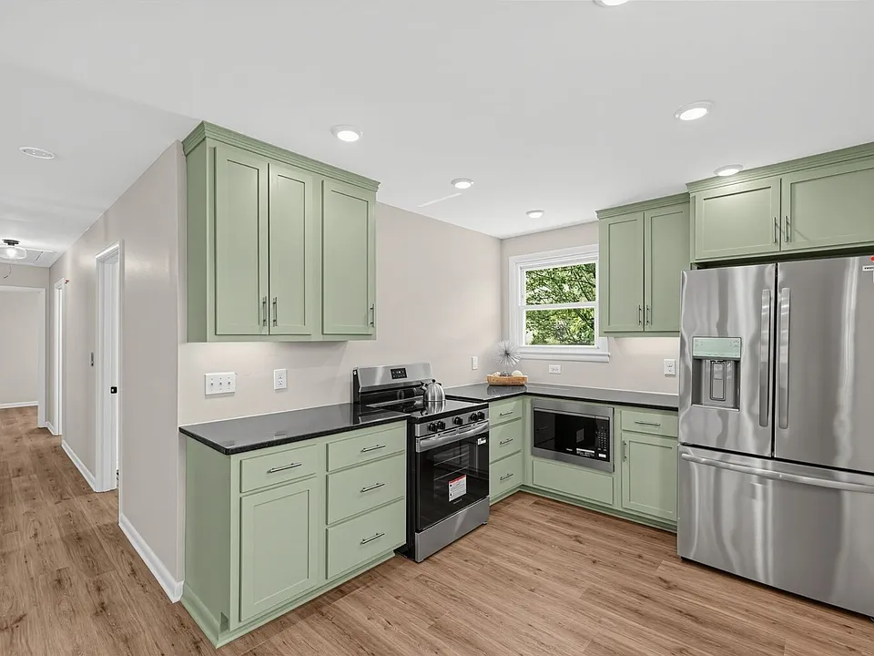 2695 Barclay Dr