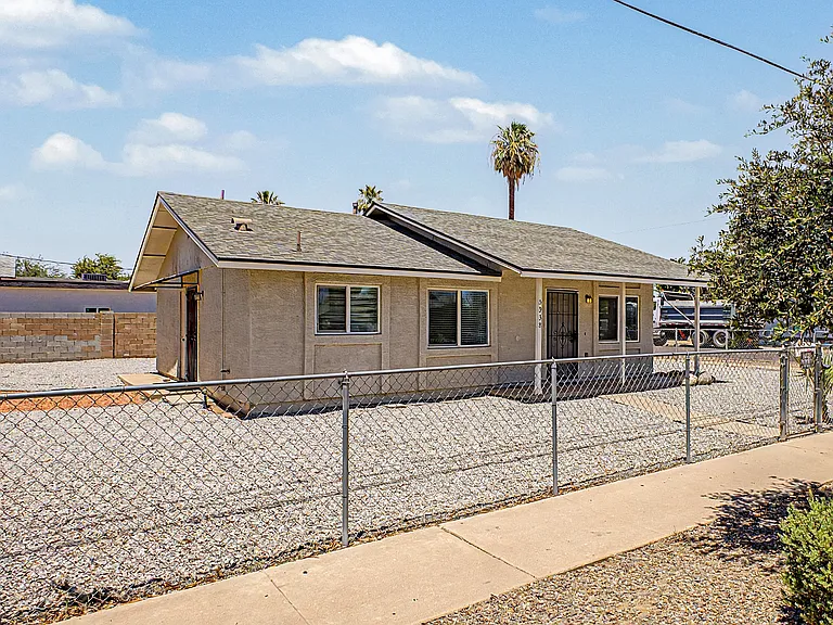 5938 W Ocotillo Rd — Photo 1